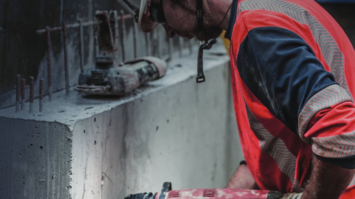 Höchste Präzision beim Bohren in Stein & Beton: Der AMBOSS SDS Crusher X4